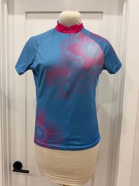 Primal Women's Top in Light Gray with Pink Accents